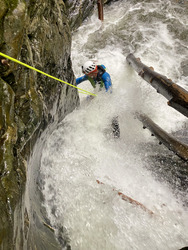 Joli canyon dans les gorges de Cassèis, vallée de l’Ouzom