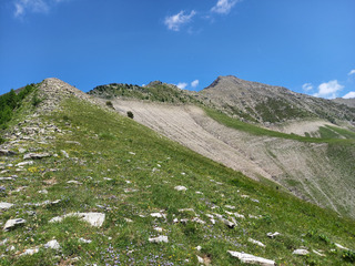 Le Caduc par son arête est