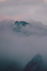 Après le soleil viennent les nuages