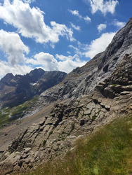 Fraîcheur sur les crêtes côté Hourquette d'Alans 