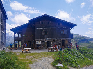 Tour du Massif des Aiguilles Rouges en boucle de 4 jours ⛰️☀️? 