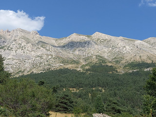 Montagne de Faraut, du roc roux à la tête de Girbault