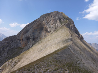 Montagne de Faraut, du roc roux à la tête de Girbault