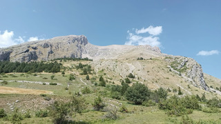Montagne de Faraut, du roc roux à la tête de Girbault