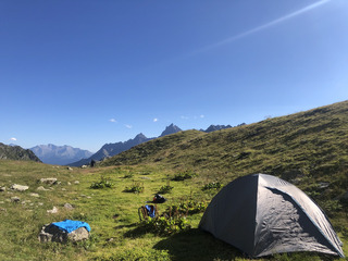 Nuit dépaysante entre le lac du Venetier et la cime de la Jasse!