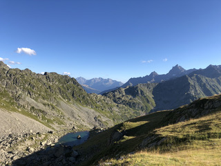 Nuit dépaysante entre le lac du Venetier et la cime de la Jasse!