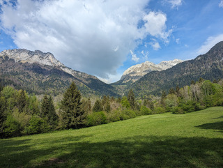 Journée en famille à la cascade d' Angon
