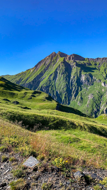 Joyaux d’azur au-delà des alpages - les 5 Lacs de Forclaz