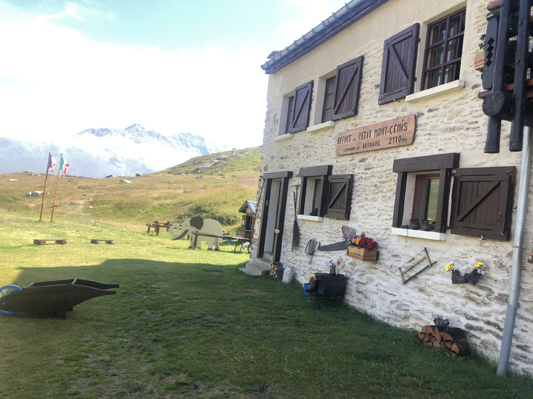 Bienvenue au refuge du Petit Mont Cenis!