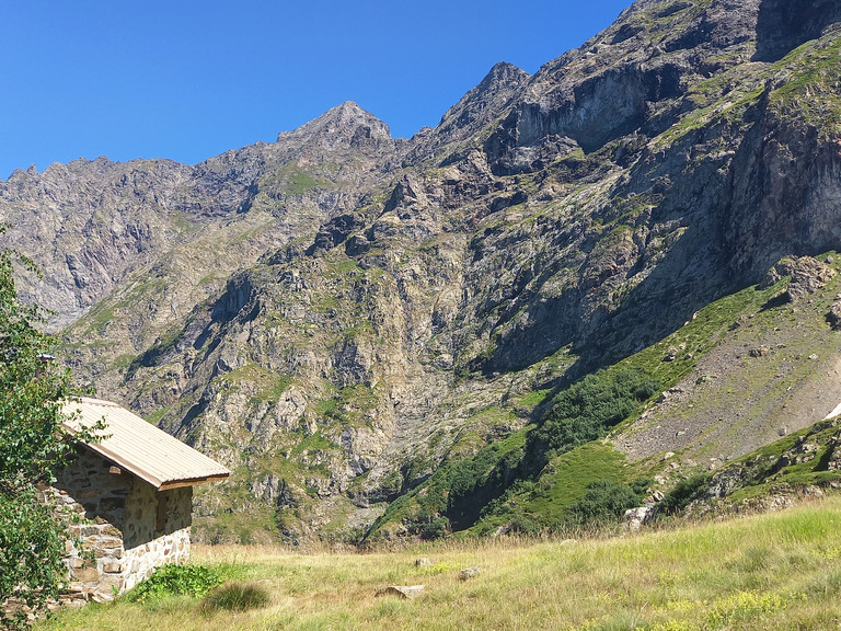 L'incroyable sentier de la Cabane de la selle (2018m)