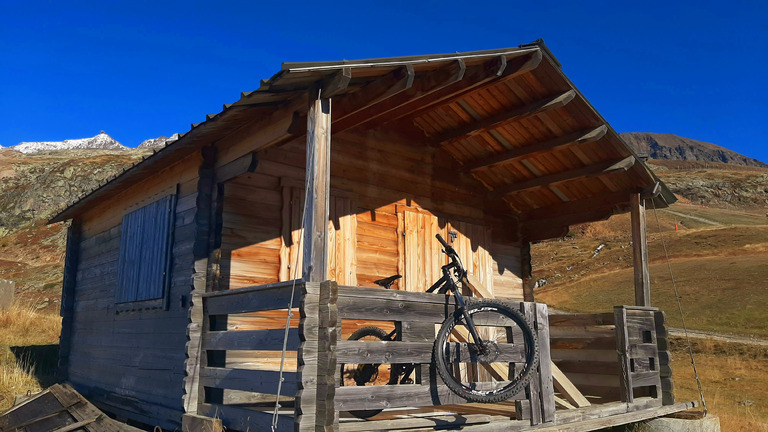 Alpe d'Huez : rider la terre avant l'hiver ! Spot VTT 🚴🏔