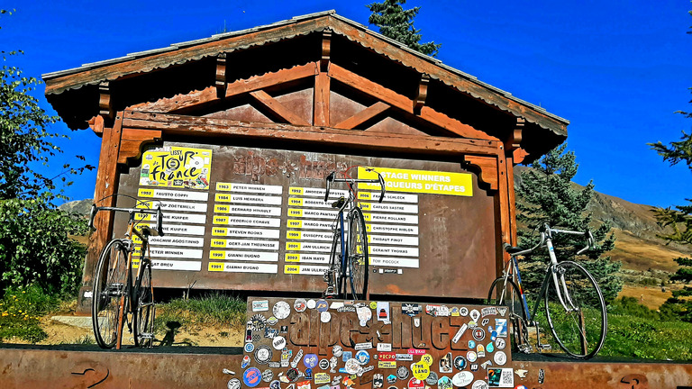 Alpe d'Huez : rider la terre avant l'hiver ! Spot VTT 🚴🏔