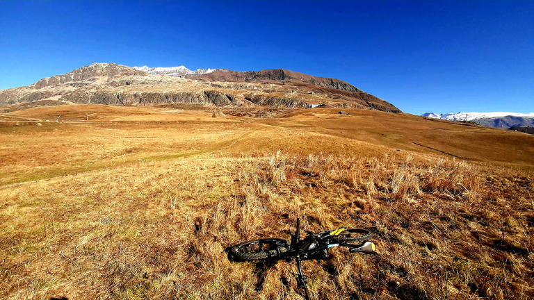 Alpe d'Huez : rider la terre avant l'hiver ! Spot VTT 🚴🏔