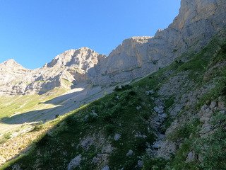 Cuisses en feu face à un beau panorama