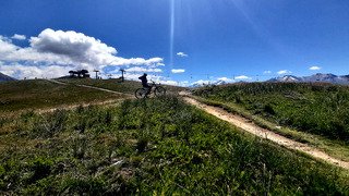 Du VTT panoramique entre l'Alpe d'Huez et Villard-Reculas