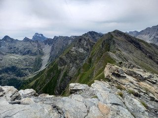 Du collet du pelvas a la crete de Praroussin.... Aérien !