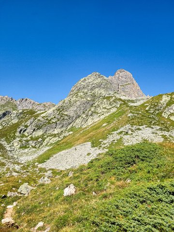 Au pied de la Pierre, la tête de la Balme