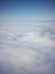 Au dessus des nuages