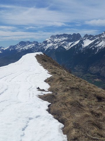 Tour des cr&ecirc;tes d'Aspres les Corps