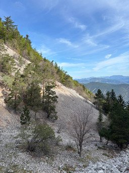 52 km de Malauc&egrave;ne, un format exigeant au c&oelig;ur du Ventoux