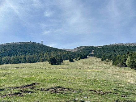 52 km de Malauc&egrave;ne, un format exigeant au c&oelig;ur du Ventoux
