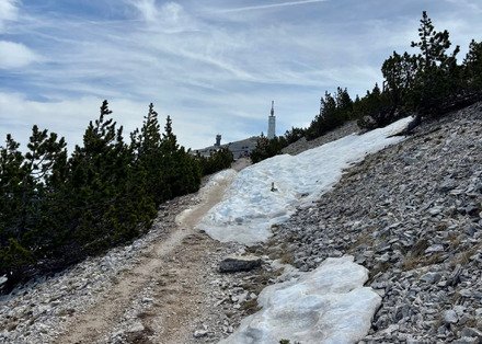 52 km de Malauc&egrave;ne, un format exigeant au c&oelig;ur du Ventoux