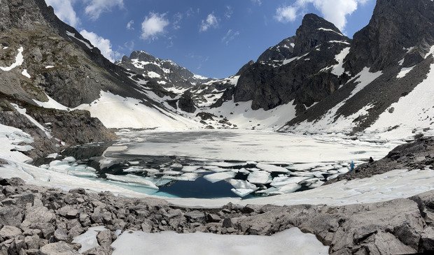 Entre neige et soleil au lac du Crozet!