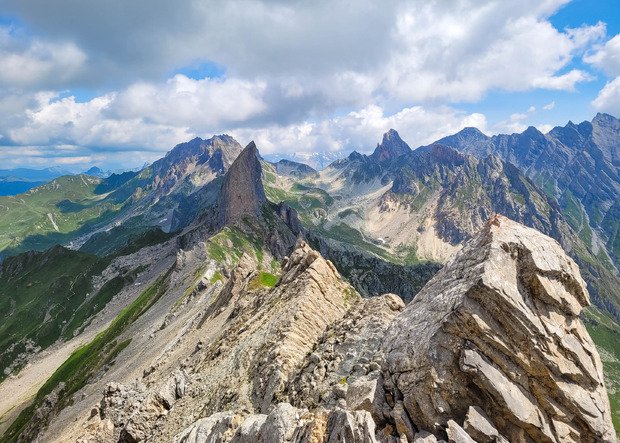 P&eacute;ninsule, cap, pic ? Roc. Roc de la Charbonni&egrave;re