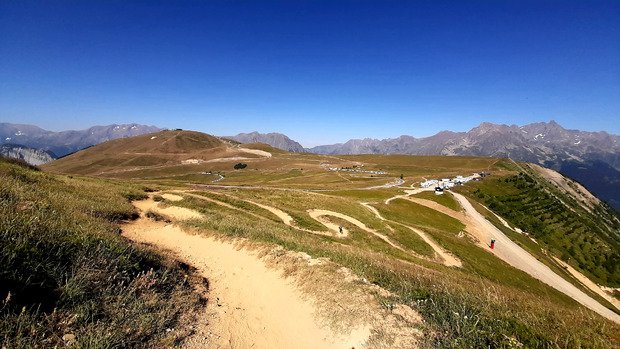 Virages Alpe d'Huez : VTT et m&eacute;ga ambiance Tour de France 