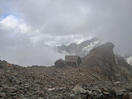 La grande ruine, pointe Brevoort 3765m