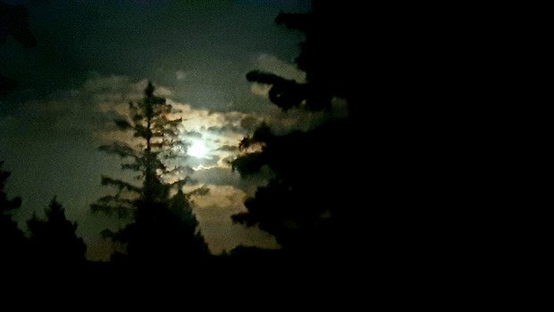 Chamrousse : monter &agrave; la Croix pour la pleine lune !