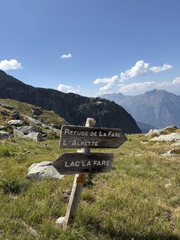 Tour des lacs dans le massif des grandes rousses!