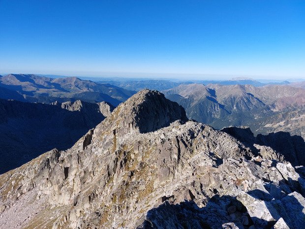 La Punta Alta de Comalesbienes (31014m) 😎😎
