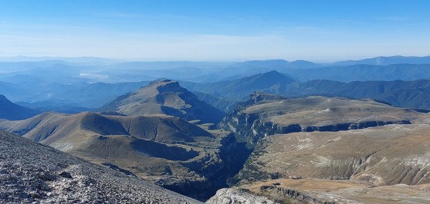El Pico A&ntilde;isclo (3257m), on a bouff&eacute; du caillou 😱😁