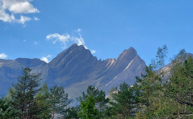 El Pico A&ntilde;isclo (3257m), on a bouff&eacute; du caillou 😱😁