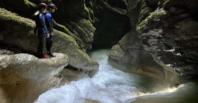 Corporatisme dans le canyon mythique de l&rsquo;Infernet