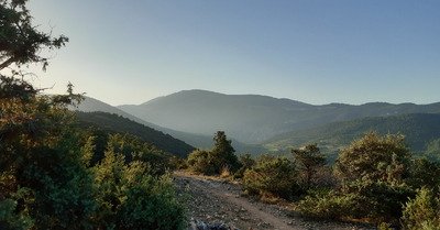 Trail en terre de cyclisme 