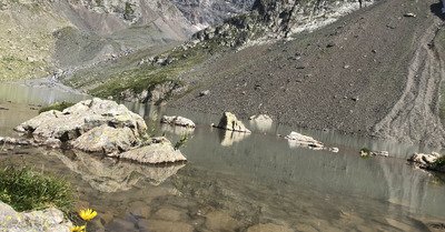 Sublime Lac blanc avec vue sur le pic de Belledonne!