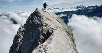 Pointe percée par l’arête du doigt 