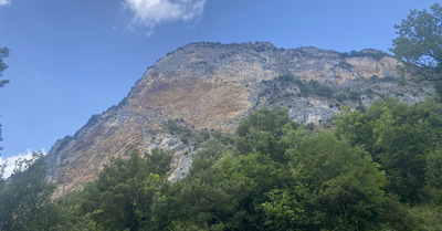 Omblèze, L'Hirondelle des Faubourgs