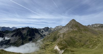 Ilh&eacute;ou par les cr&ecirc;tes du Lys