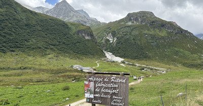 Un peu de plat vers l&rsquo;alpage de Ritord!