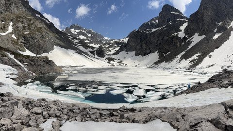 Entre neige et soleil au lac du Crozet!