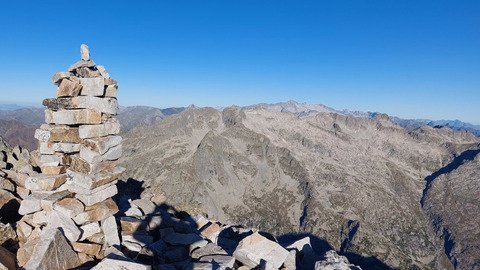 La Punta Alta de Comalesbienes (31014m) 😎😎
