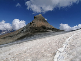 Un petit sommet accessible et 24 sommets de 4000 en r&eacute;compense!