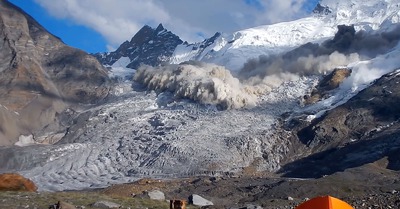 Impressionnante avalanche dans le Zanskar