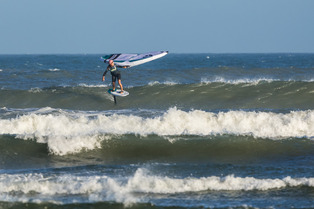 Berzolla (USA) and Moreno (ESP) are new Wingfoil Wave World Champions at GWA Wingfoil World Cup in Ibiraquera (BRA)