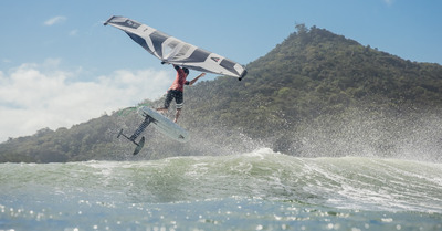 France&rsquo;s Malo Gu&eacute;nol&eacute; and Spain's Nia Suardiaz  claim wave competition victory at GWA Wingfoil World Cup Ibiraquera (BRA)