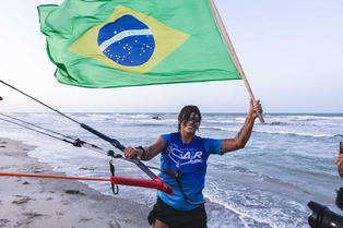 Women show great TwinTip action on Day 2 of GKA Kite-Surf World Cup 2024 - Jericoacoara (BRA)