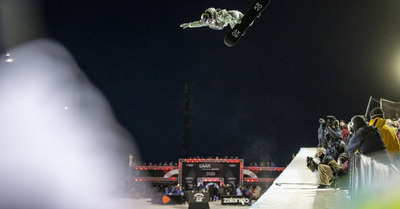 Chloe Kim (USA) and Scotty James (AUS) shine in spectacular LAAX Open 2025 Snowboard Halfpipe night finals